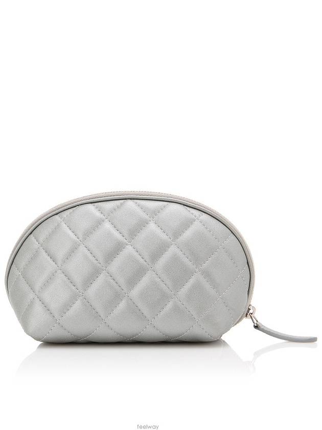 women pouch bag - CHANEL - BALAAN 4