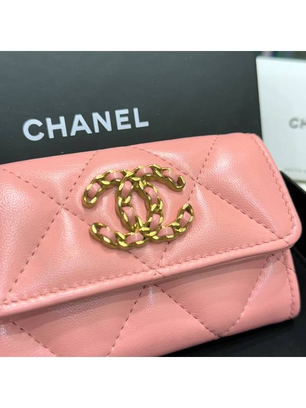 Wallet New Logo CC Lambskin Nineteen 19 Coral Pink - CHANEL - BALAAN 3