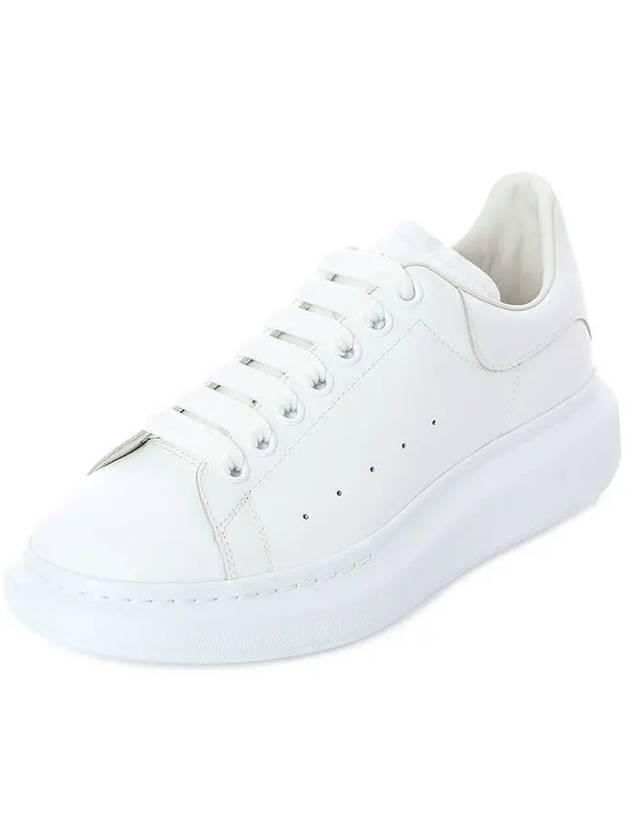 Oversized Leather Tab Low Top Sneakers White - ALEXANDER MCQUEEN - BALAAN 2