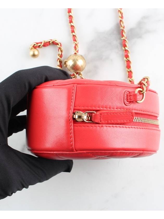 Round red caviar tambourine bag - CHANEL - BALAAN 7