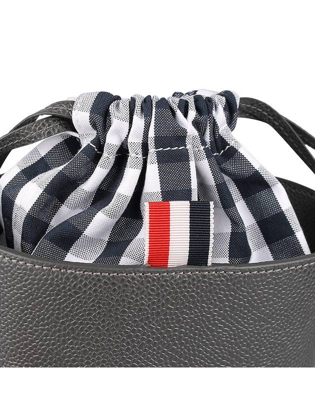 Women’s Gingham Pebble Grain Mini Bucket Bag Dark Grey - THOM BROWNE - BALAAN 10