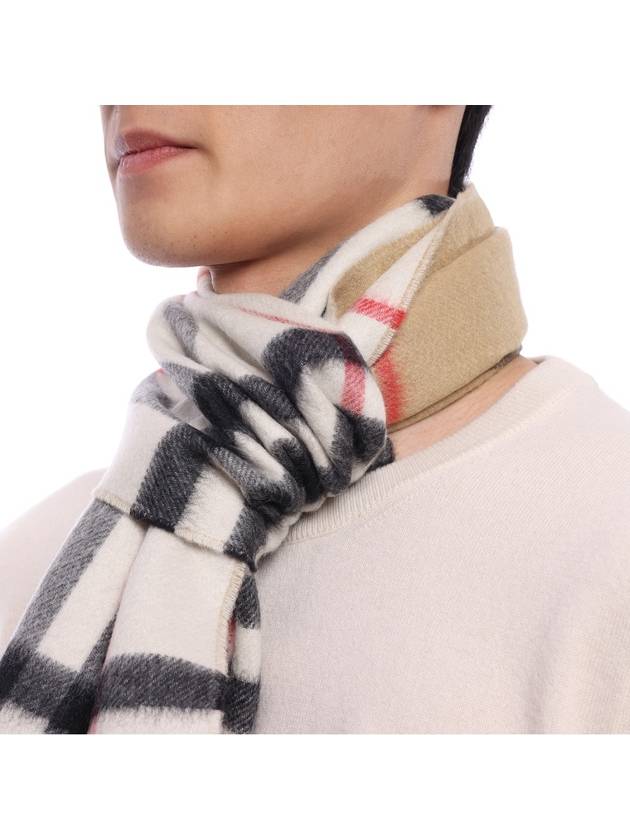 Contrast Check Cashmere Scarf Archive Beige - BURBERRY - BALAAN 6