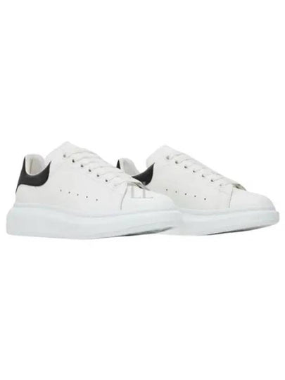 Oversized Leather Tab Low Top Sneakers White - ALEXANDER MCQUEEN - BALAAN 2