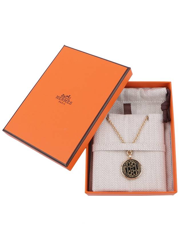 Medaille Quadrige Necklace Gold - HERMES - BALAAN 3