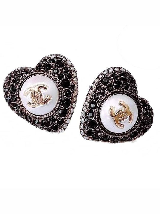 CC Heart Pearl Cubic Earrings Black Gold - CHANEL - BALAAN.
