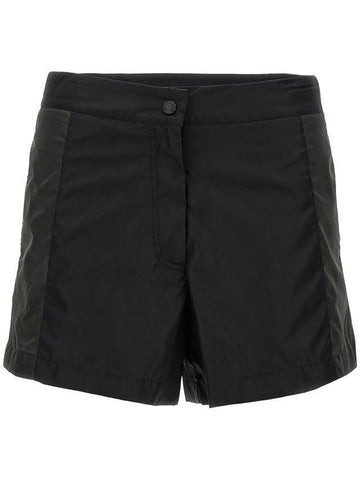 Short Pants I10932B00012 539ZD 998 Black - MONCLER - BALAAN 1