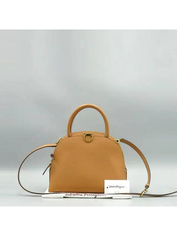 Ferragamo 21 0428 Camel leather rounded top handle tote bag strap with gold Gancini logo - SALVATORE FERRAGAMO - BALAAN 1