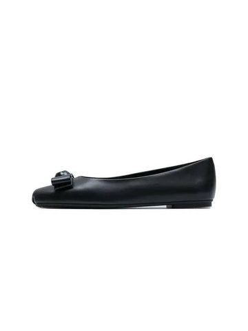 Vara Bow Metallic Leather Flats Black - SALVATORE FERRAGAMO - BALAAN 1