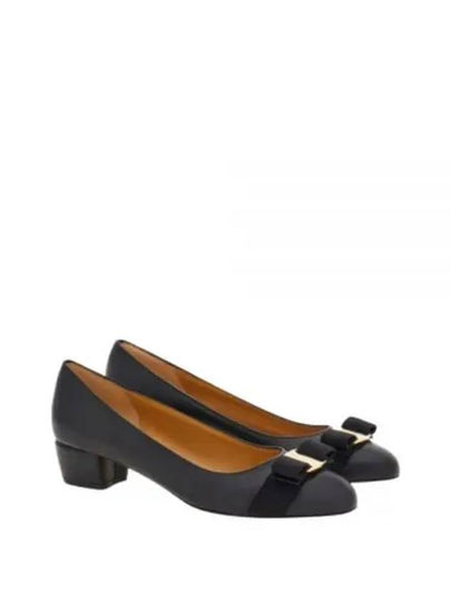 Vana Bow Pumps Black - SALVATORE FERRAGAMO - BALAAN 2