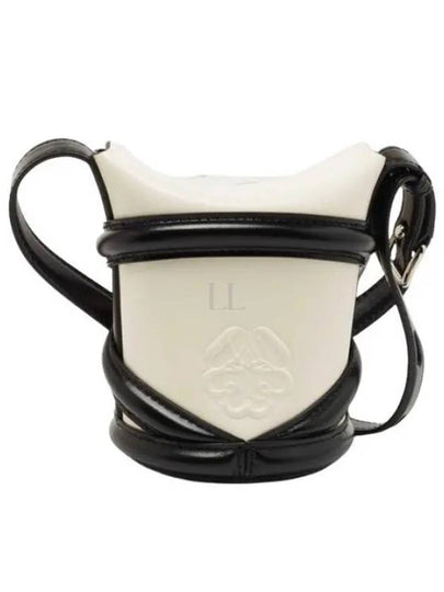 The Curve Two-Tone Bucket Bag White Black - ALEXANDER MCQUEEN - BALAAN 2