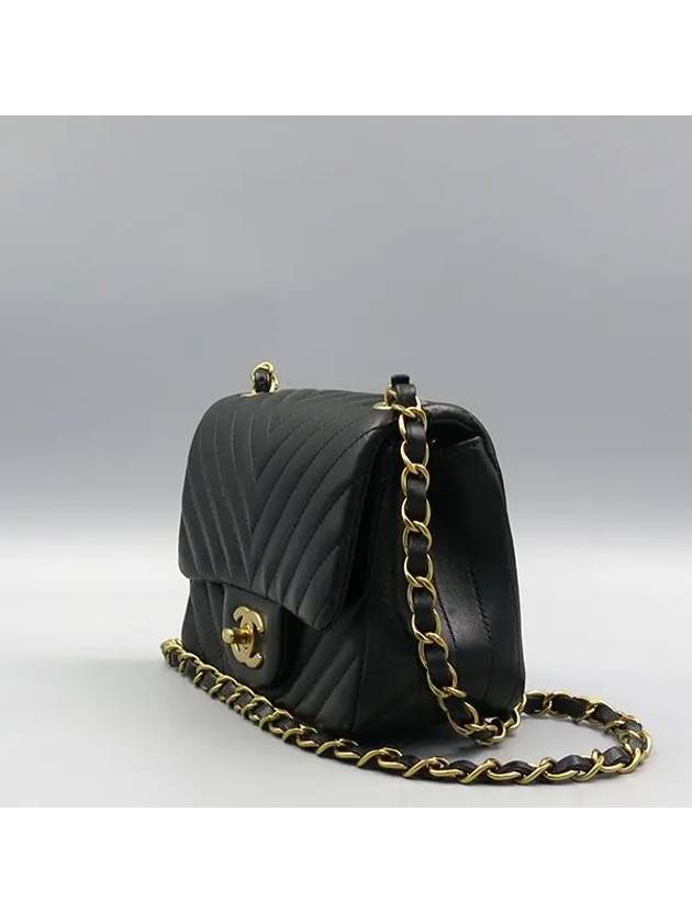 A35200 shoulder bag - CHANEL - BALAAN 3