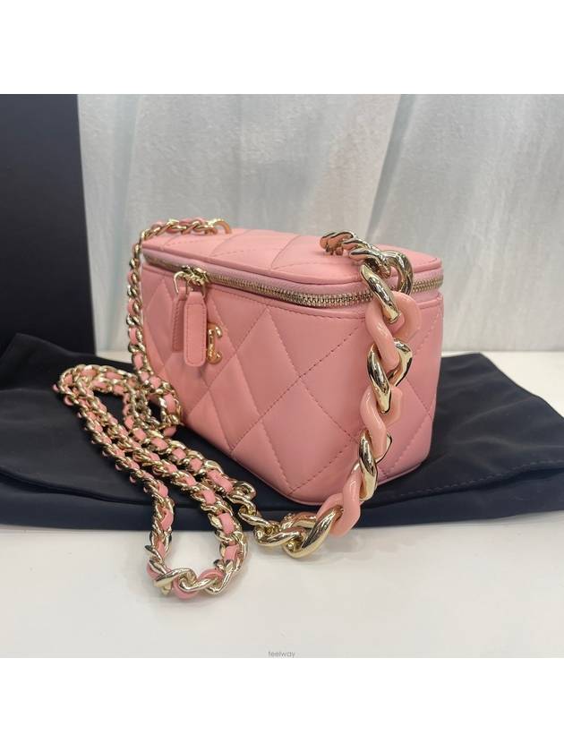 women cross bag - CHANEL - BALAAN 3