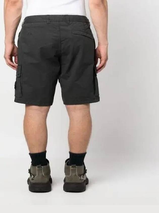 Men's Wappen Patch Cotton Cargo Shorts Charcoal - STONE ISLAND - BALAAN 5