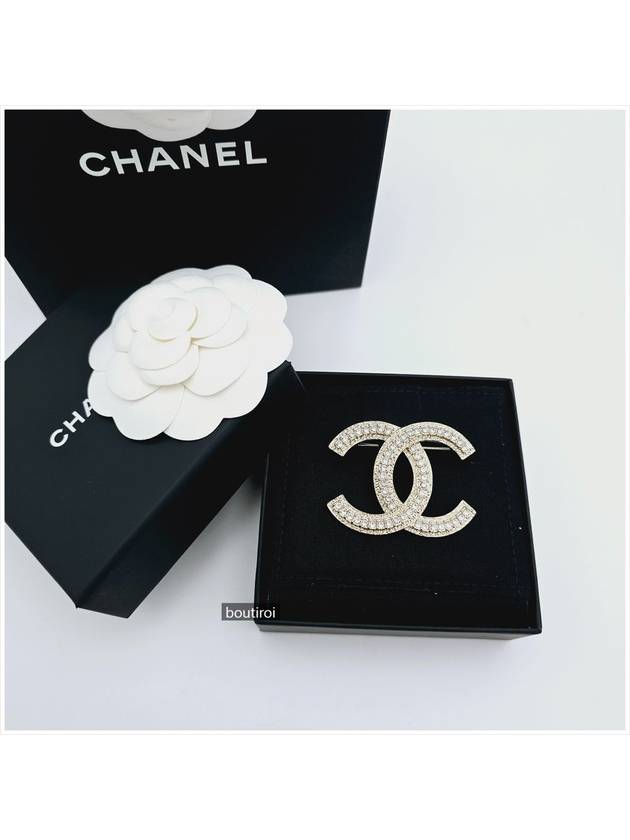 CC Logo Crystal Brooch Silver - CHANEL - BALAAN 5