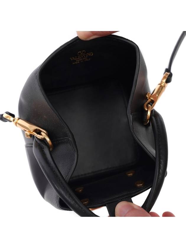 V Logo Micro Bucket Bag Black - VALENTINO - BALAAN 7