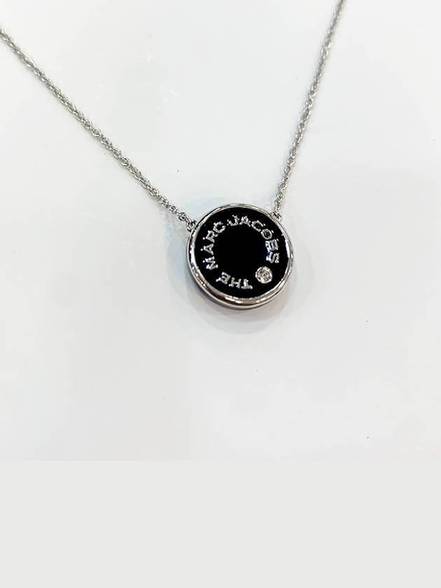 The Medallion Pendant Necklace Silver - MARC JACOBS - BALAAN.