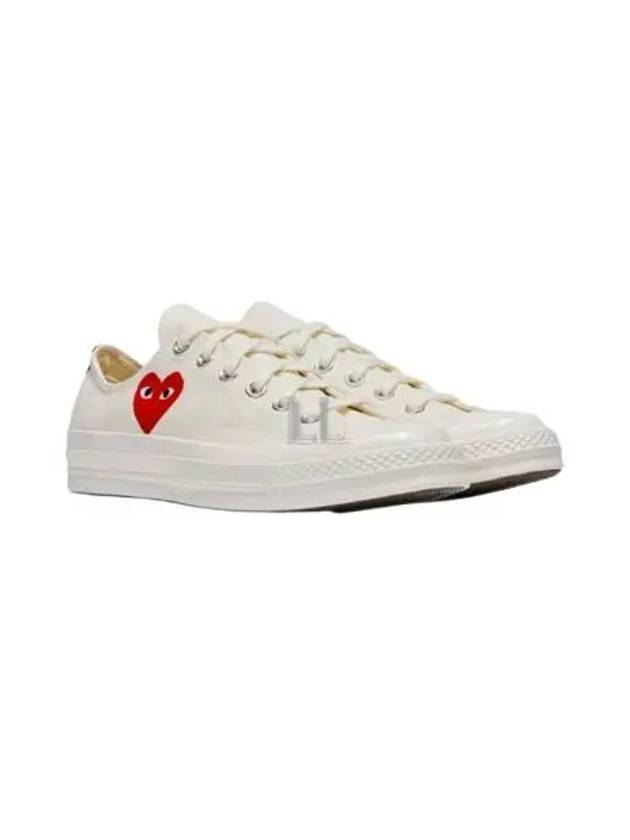 Small Red Heart Low Top Sneakers Beige - COMME DES GARCONS PLAY - BALAAN 2