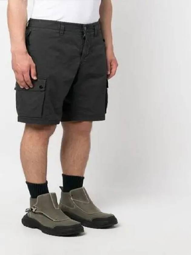 Men's Wappen Patch Cotton Cargo Shorts Charcoal - STONE ISLAND - BALAAN 3