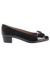 Women's Vara Bow Pumps Black - SALVATORE FERRAGAMO - BALAAN.