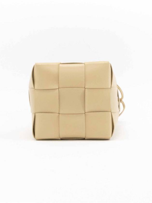 Intrecciato Cassette Small Bucket Bag Porridge - BOTTEGA VENETA - BALAAN 5