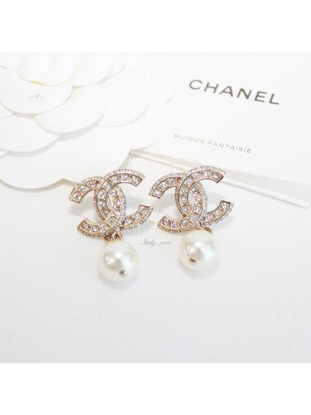 Crystal CC Pearl Drop Earrings A86506 Y00902 Z2953 - CHANEL - BALAAN 2