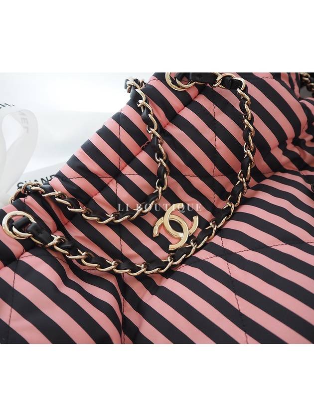 24 CC Logo Coco Beach Striped Large Backpack Black Pink - CHANEL - BALAAN 3