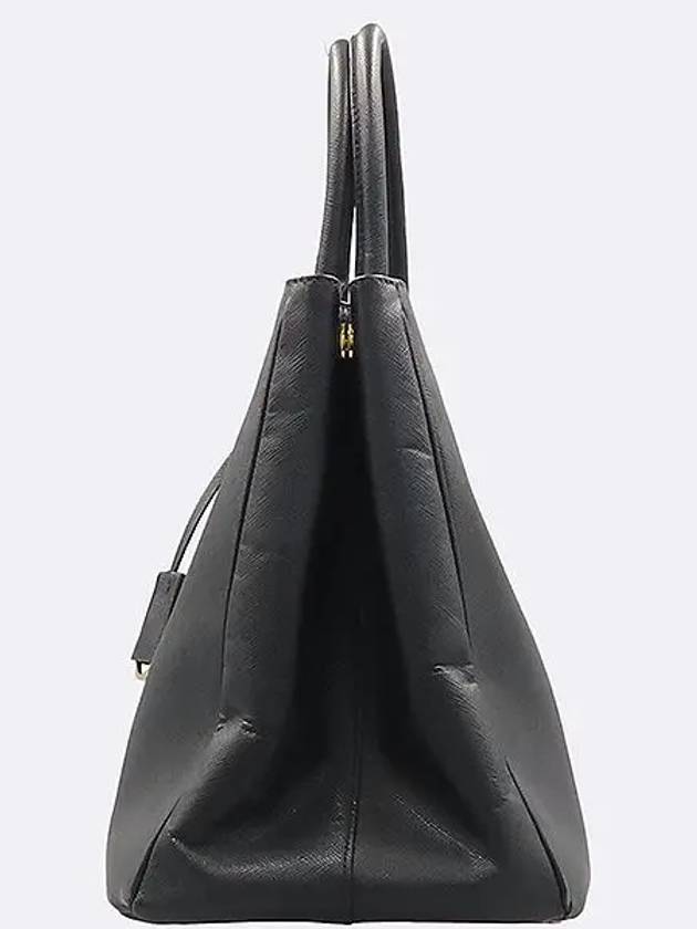 BN1844 SAFFIANO LUX black color triangle gold logo tote bag - PRADA - BALAAN 3