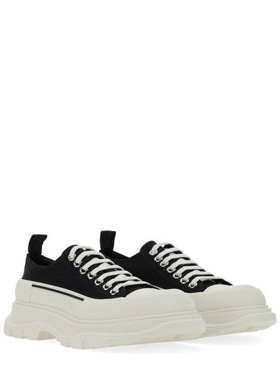 Tread Slick Platform Low Top Sneakers Black White - ALEXANDER MCQUEEN - BALAAN 2