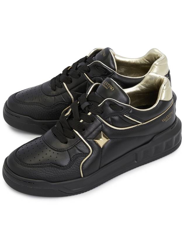 Gumboy One-Studded Leather Low-Top Sneakers Black - VALENTINO - BALAAN 2