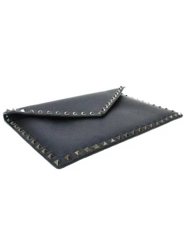 Rockstud Envelope Clutch Bag Black - VALENTINO - BALAAN 6