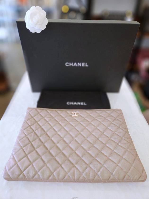 Daol Sangin Store Classic Caviar Clutch Pink Pearl Condition A - CHANEL - BALAAN 9