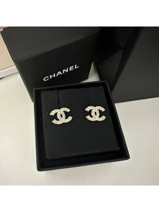 Women's CC Logo Pearl Pearl Earrings Gold - CHANEL - BALAAN 2