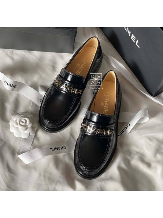 gold lettering chain enamel loafers black - CHANEL - BALAAN.