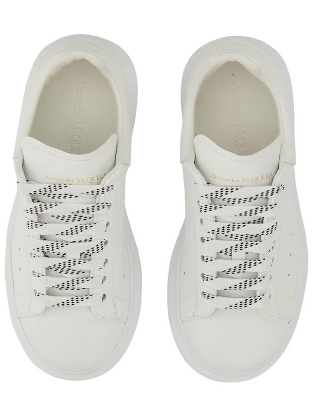 Oversized Leather Tab Low Top Sneakers White - ALEXANDER MCQUEEN - BALAAN 3