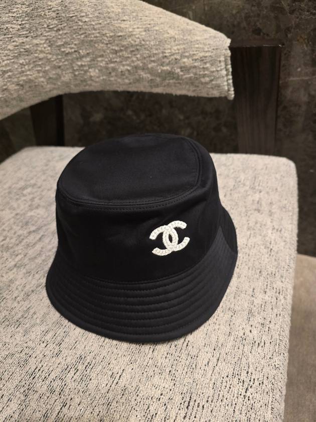 CC logo reversible bucket hat black - CHANEL - BALAAN 5