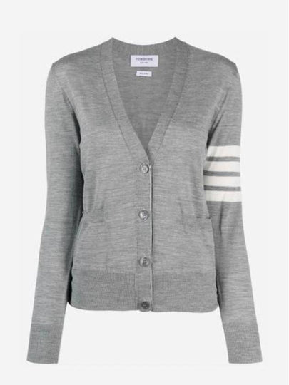 Sustainable Fine Merino Wool 4-Bar Relaxed Fit V-Neck Cardigan Light Grey - THOM BROWNE - BALAAN 2