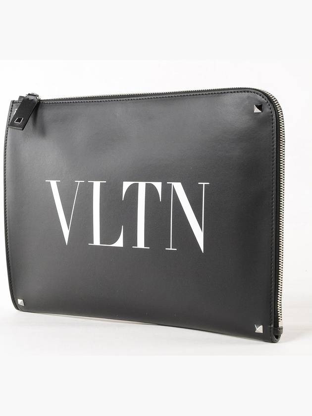 Logo Rockstud Clutch Bag Black - VALENTINO - BALAAN.