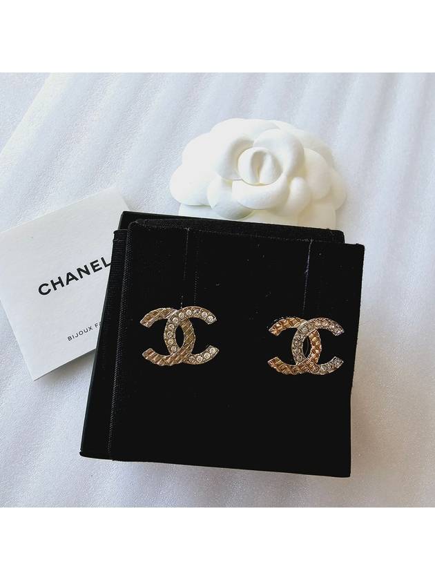 CC logo quilted earrings crystal gold ABB974 - CHANEL - BALAAN 8