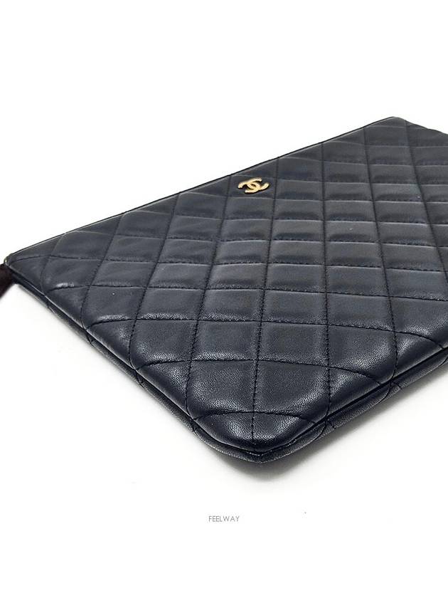 Classic Lambskin Clutch New Medium - CHANEL - BALAAN 5