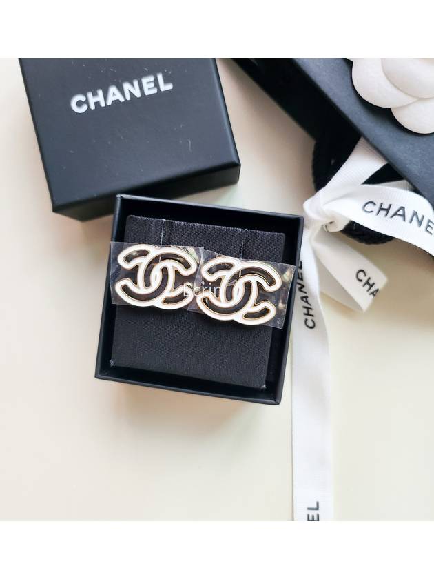 CC Logo Earrings Gold White ABD873 - CHANEL - BALAAN 2