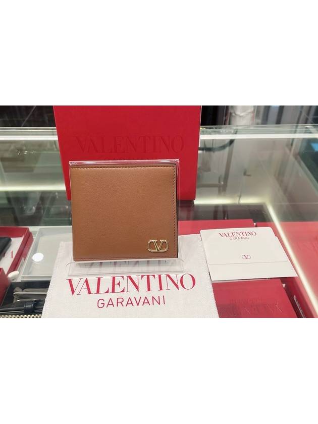 V Logo Signature Calfskin Half Wallet Brown - VALENTINO - BALAAN 5