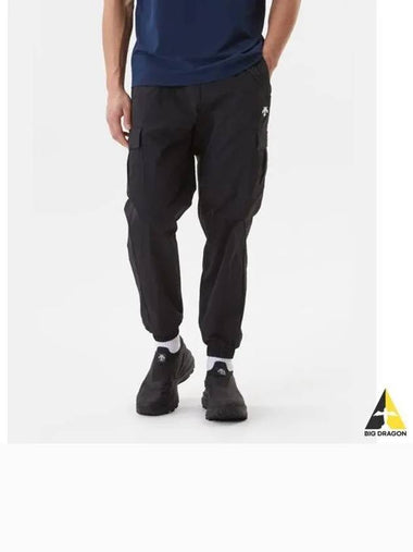 Cargo Woven Warm up Pants Black SP323UPT82 - DESCENTE - BALAAN 1