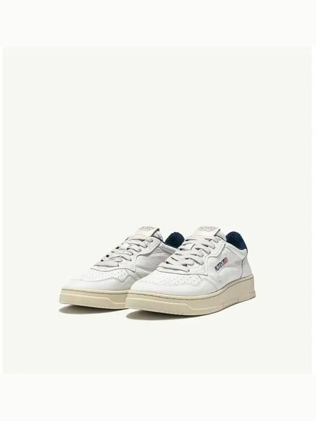 Medalist Navy Tab Low Top Sneakers White - AUTRY - BALAAN 3