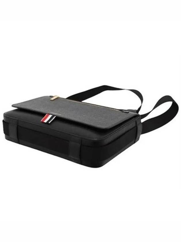 Tonal Strap Leather Reporter Cross Bag Black - THOM BROWNE - BALAAN 5