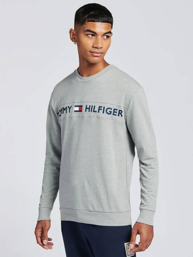 Round neck lettering logo sweatshirt 09T3754 - TOMMY HILFIGER - BALAAN 1