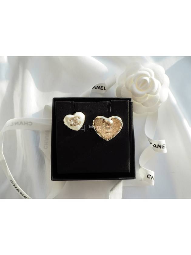 Women's Double Heart Set Brooch White - CHANEL - BALAAN 5