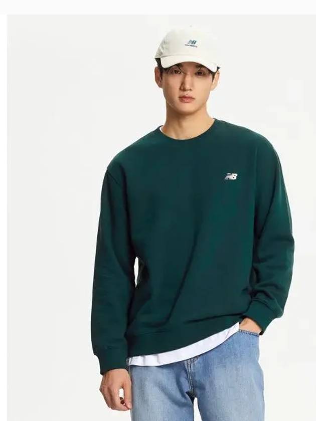 NBNCE41113 UNI ESS Classic Brushed Sweatshirt DARK GREEN - NEW BALANCE - BALAAN 1