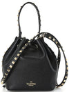 Rockstud Grain Calfskin Bucket Bag Black - VALENTINO - BALAAN 4