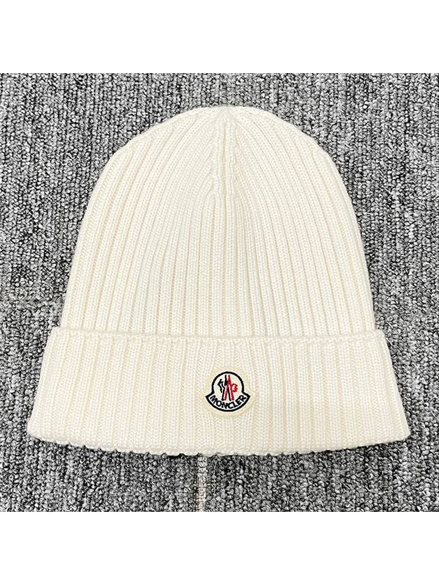 Kids Logo Patch Wool Beanie Snow White 3B00015 M1131 030 - MONCLER - BALAAN 2