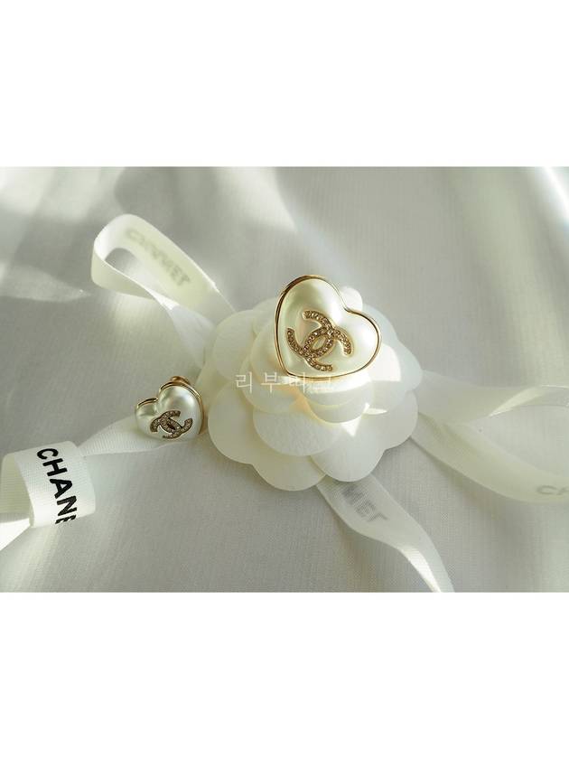 Double Heart Brooch Set White - CHANEL - BALAAN 8